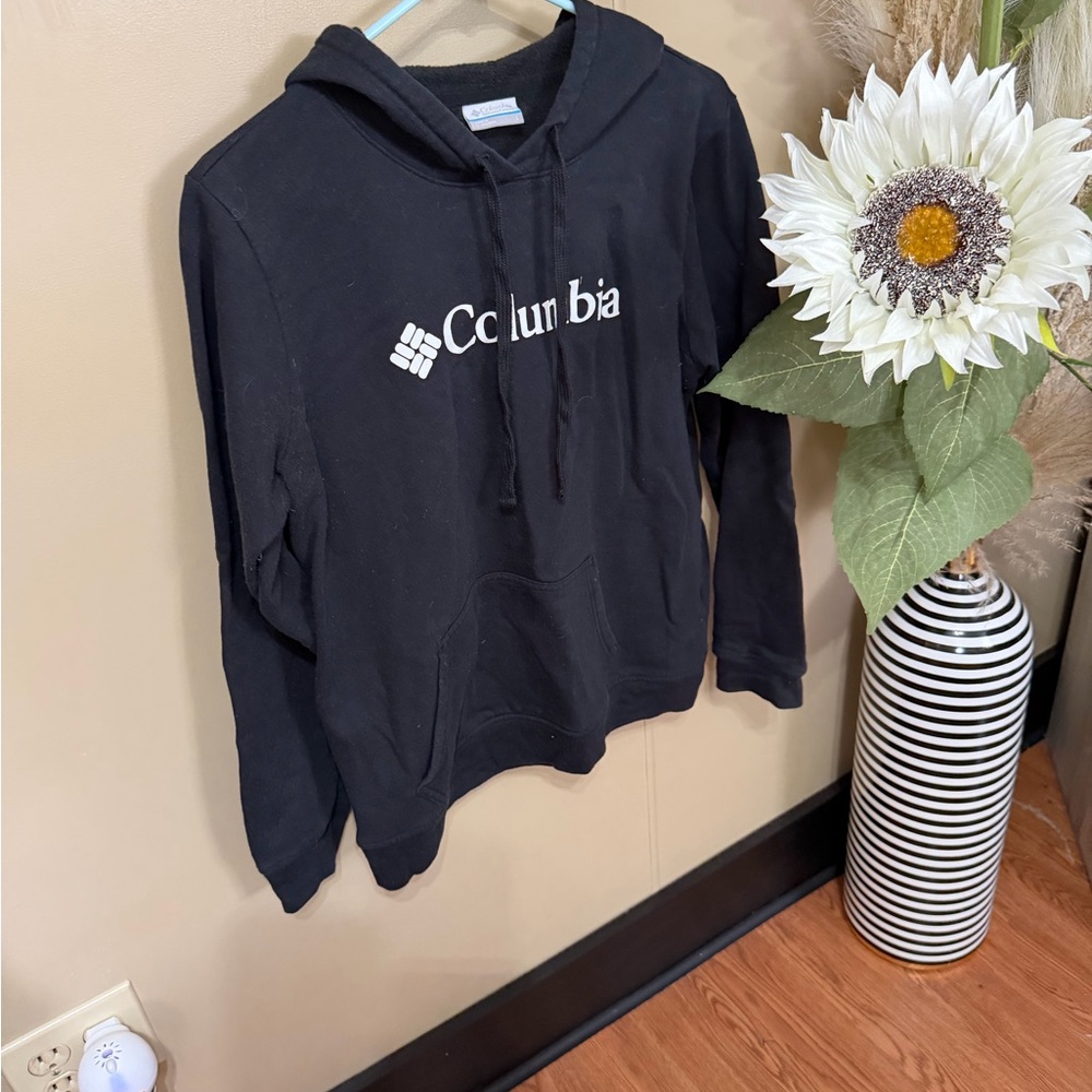 Columbia Classic Black Sweatshirt